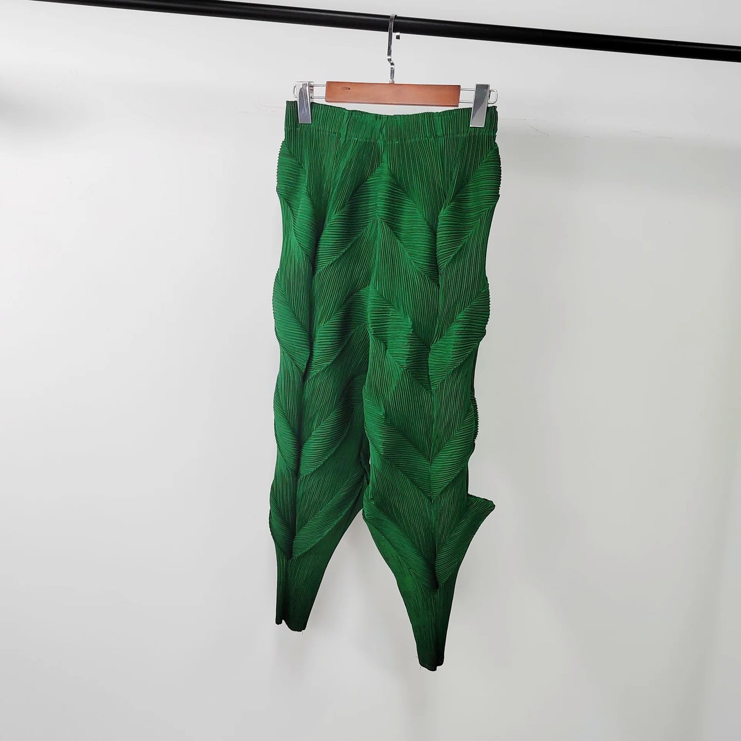 Miyake Pleated Pants Women Elastic Wiast 2023 New Summer Versatile Casual Pencil Trousers Solid Color Female Fashion  Pants
